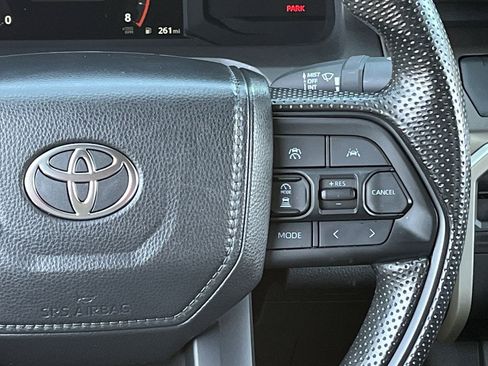 Used 2025 Toyota Tacoma SR5 AWD/4WD image 14