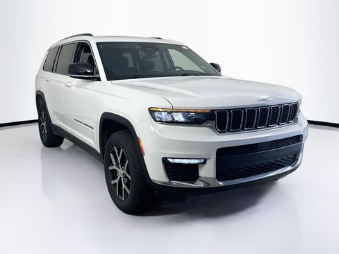 Used 2023 Jeep Grand Cherokee L Limited RWD image 3