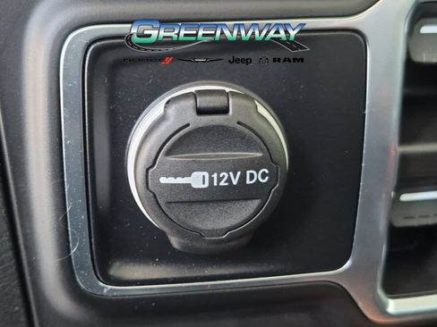 Used 2023 Jeep Gladiator Sport AWD/4WD image 17