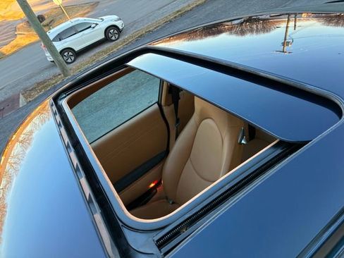 Used 2006 Porsche 911 Carrera image 11