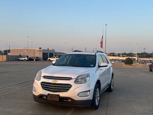 Used 2017 Chevrolet Equinox LT FWD image 7