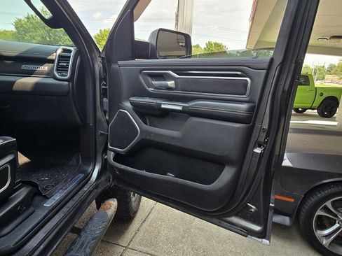 Used 2019 RAM 1500 Laramie w/ Sport Appearance Package AWD/4WD image 15