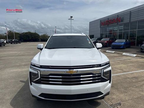Used 2025 Chevrolet Tahoe LT AWD/4WD image 2