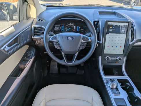 Certified 2024 Ford Edge SEL w/ Convenience Package image 19