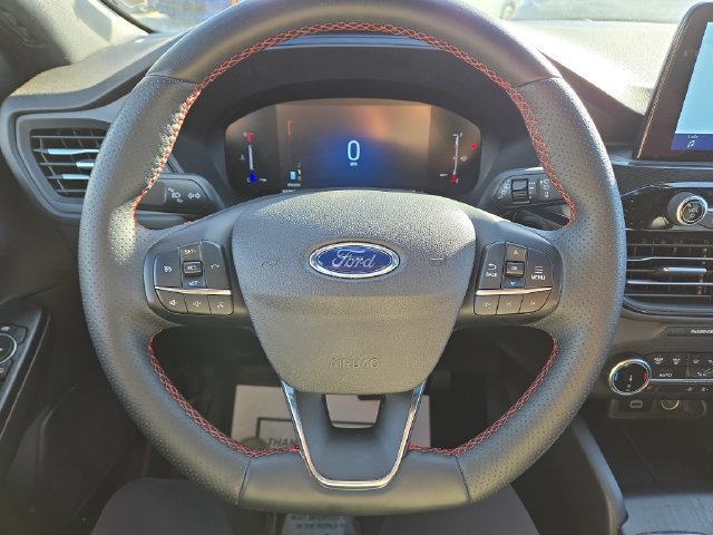 Used 2025 Ford Escape ST-Line Select AWD/4WD image 17