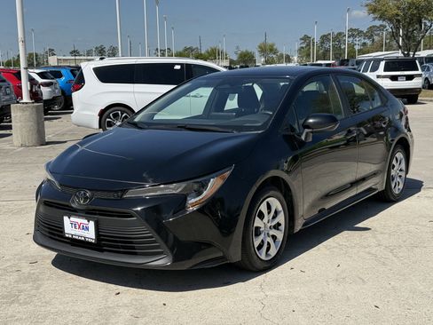 Used 2024 Toyota Corolla LE image 9