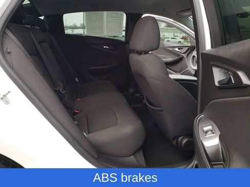 Used 2016 Chevrolet Malibu LT image 27