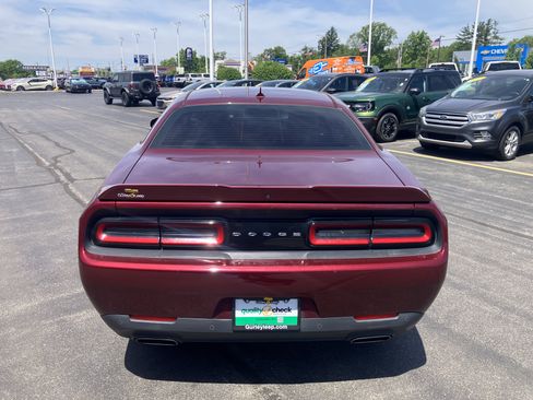 Used 2018 Dodge Challenger SXT Plus RWD image 6