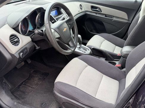 Used 2015 Chevrolet Cruze LS image 8