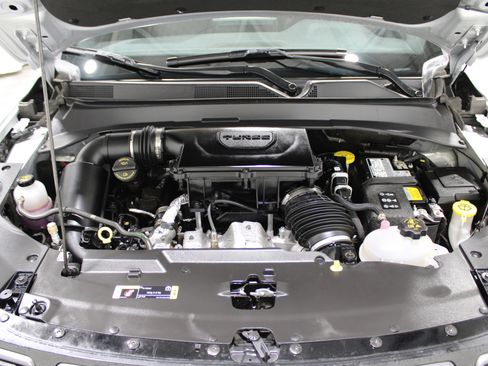 Used 2025 Jeep Compass Latitude w/ Sun & Sound Group image 48