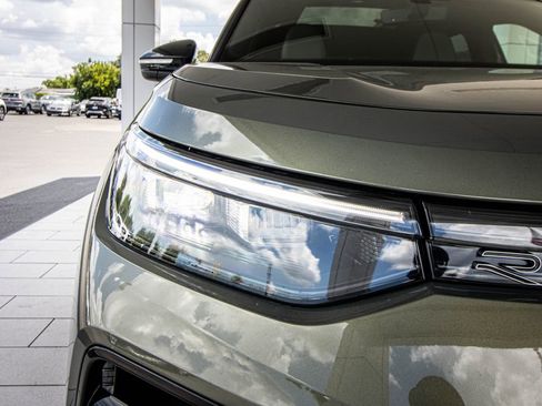 New 2026 Volkswagen Tiguan SE R-Line FWD image 6