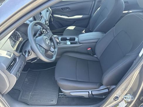 Used 2025 Nissan Sentra S image 14