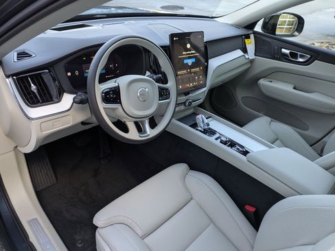 New 2026 Volvo XC60 B5 Ultra w/ Protection Package Premier image 12