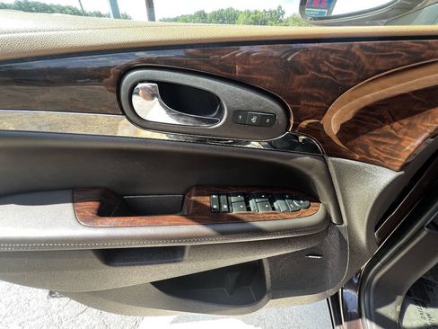 Used 2015 Buick Enclave Leather FWD image 17