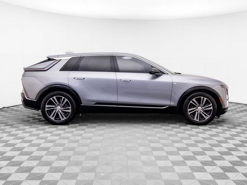 Certified 2024 Cadillac Lyriq Luxury AWD/4WD image 8