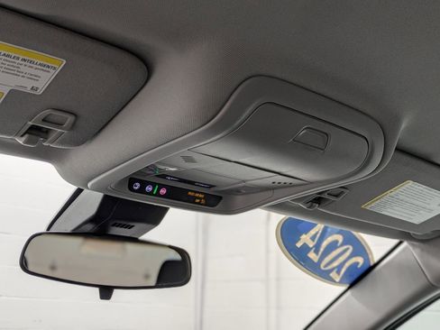 Used 2024 Chevrolet Equinox LT image 29