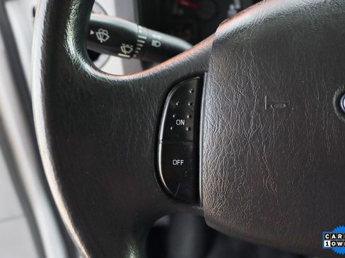 Used 2018 Ford E-350 and Econoline 350 Super Duty image 21