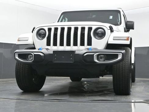 Used 2023 Jeep Wrangler Unlimited Sahara w/ Cold Weather Group AWD/4WD image 18
