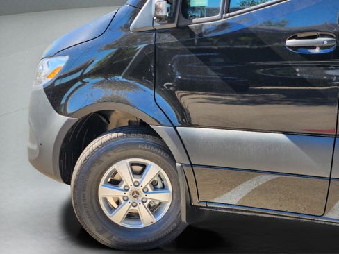 New 2025 Mercedes-Benz Sprinter 2500 image 30