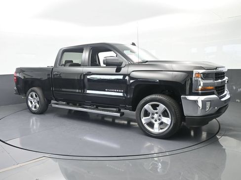 Used 2018 Chevrolet Silverado 1500 LT w/ All Star Edition RWD image 8