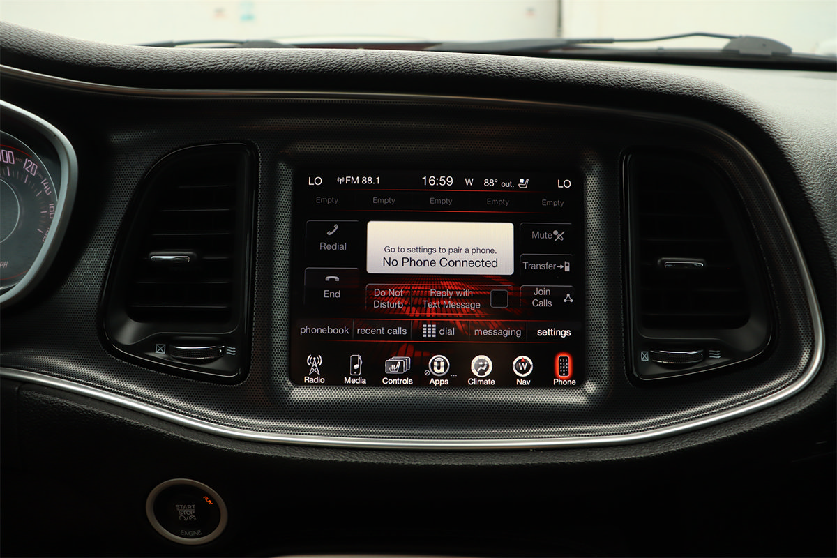 Used 2015 Dodge Challenger R/T Scat Pack RWD image 29
