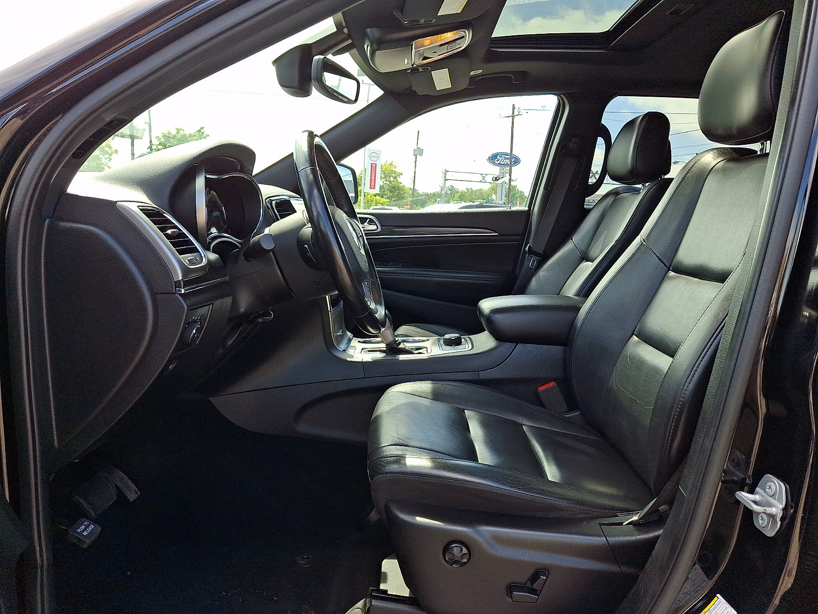Used 2020 Jeep Grand Cherokee Limited AWD/4WD image 12
