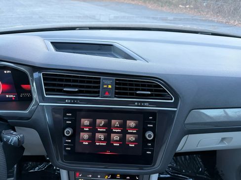 Certified 2023 Volkswagen Tiguan SE R-Line image 23
