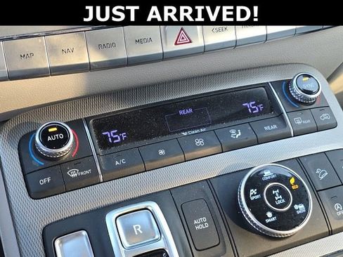 Used 2022 Hyundai Palisade Calligraphy w/ Winter Package image 23