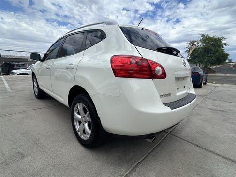 Used 2009 Nissan Rogue SL w/ Premium Pkg FWD image 4