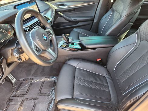 Used 2021 BMW M550i xDrive w/ Premium Package image 15