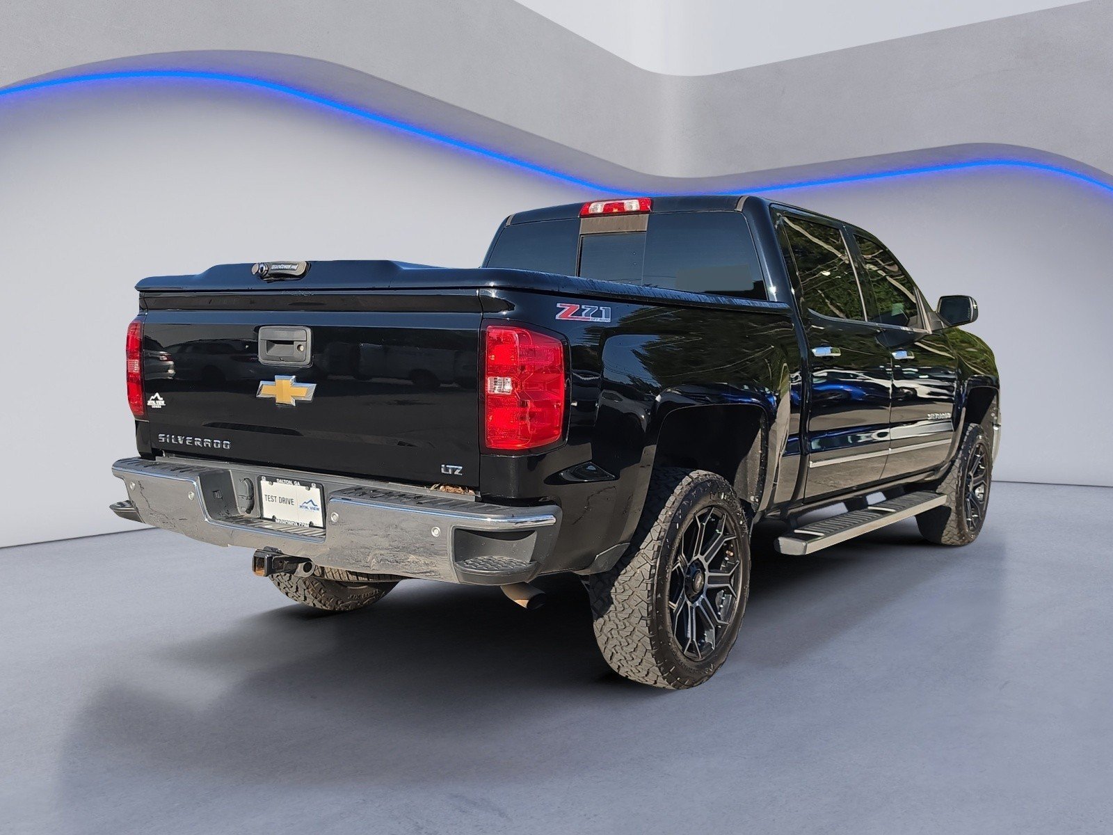 Used 2015 Chevrolet Silverado 1500 LTZ Z71 w/ LTZ Plus Package AWD/4WD image 4