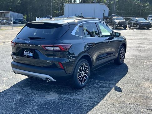 New 2025 Ford Escape SE image 5