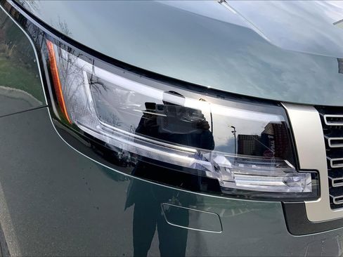 New 2026 Land Rover Range Rover Long Wheelbase SE image 13