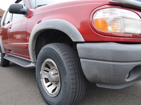 Used 2001 Ford Explorer XLS AWD/4WD image 5