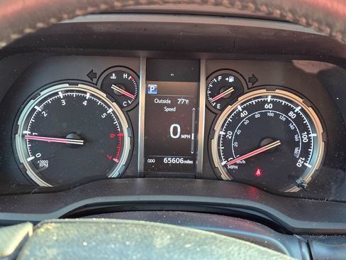Used 2021 Toyota 4Runner Venture w/ Moonroof Package AWD/4WD image 23
