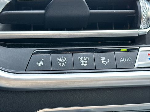 Used 2021 BMW X6 xDrive40i w/ Premium Enhanced Package image 45