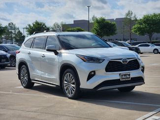 Used 2022 Toyota Highlander Platinum video 2