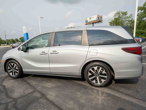 Used 2025 Honda Odyssey EX-L image 4