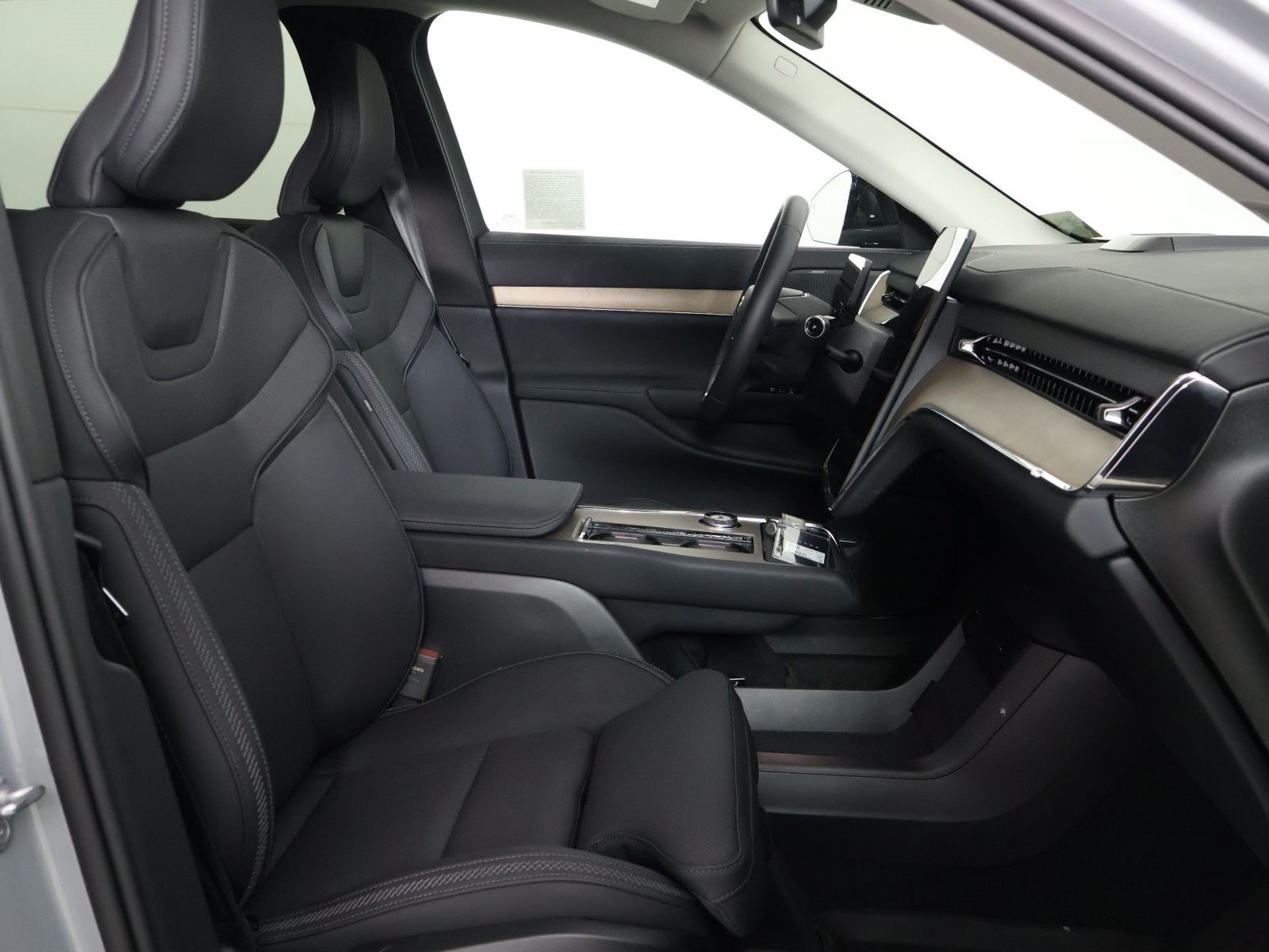 Used 2026 Volvo EX90 Plus AWD/4WD image 27