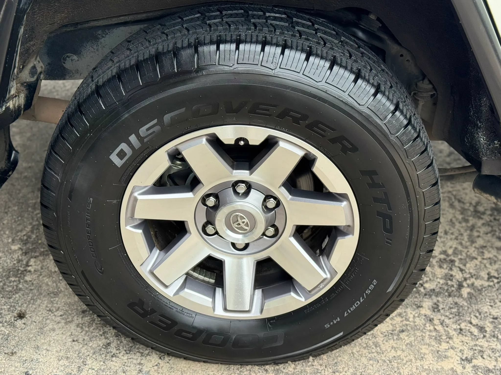 Used 2014 Toyota FJ Cruiser 4WD w/ Upgrade Package image 39