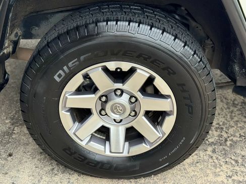 Used 2014 Toyota FJ Cruiser 4WD w/ Upgrade Package image 39