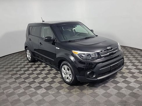 Used 2018 Kia Soul w/ Convenience Package FWD image 2