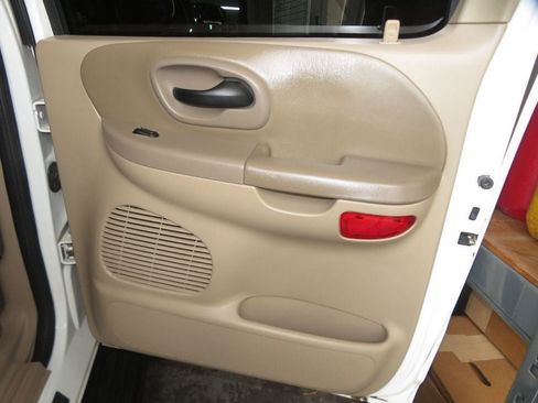 Used 2001 Ford F150 4x4 SuperCrew image 30