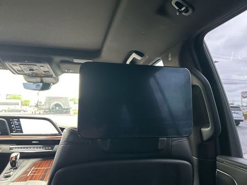 Used 2021 Cadillac Escalade ESV Premium Luxury w/ Driver Assist Tech Package AWD/4WD image 24