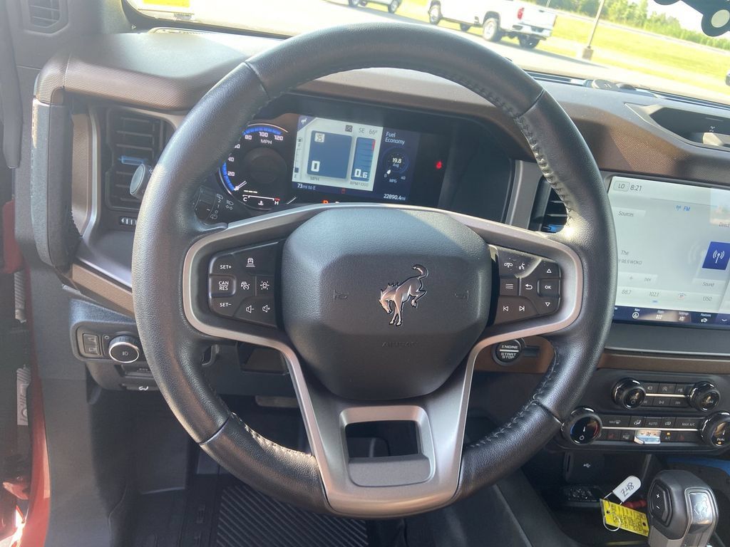 Used 2022 Ford Bronco Outer Banks w/ Sasquatch Package AWD/4WD image 11