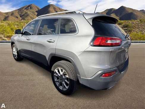 Used 2016 Jeep Cherokee Latitude image 3