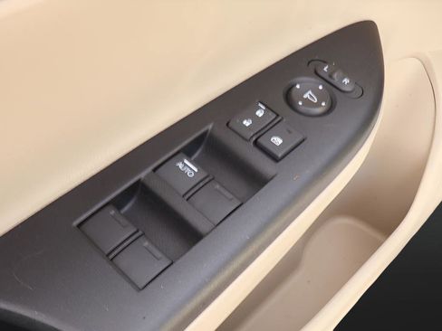 Used 2016 Honda Accord LX image 12