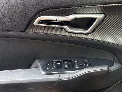 Used 2023 Kia Sportage LX AWD/4WD image 10