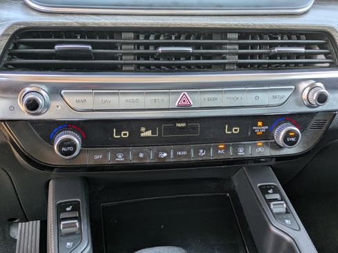 Used 2020 Kia Telluride EX image 26