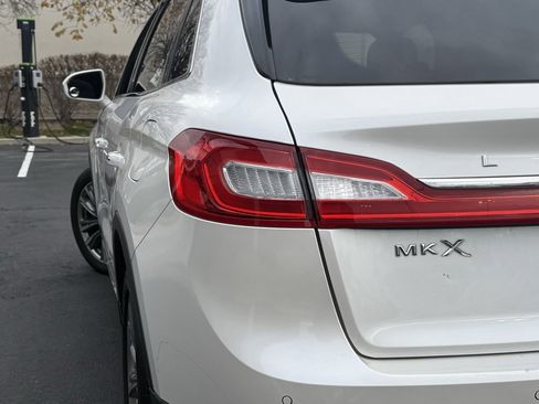 Used 2016 Lincoln MKX Reserve w/ Technology Package image 34